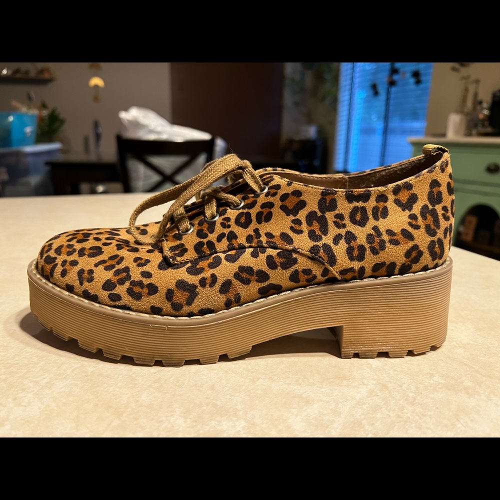 Dirty laundry melodies Oxford platforms Cheetah print on trend lug sole